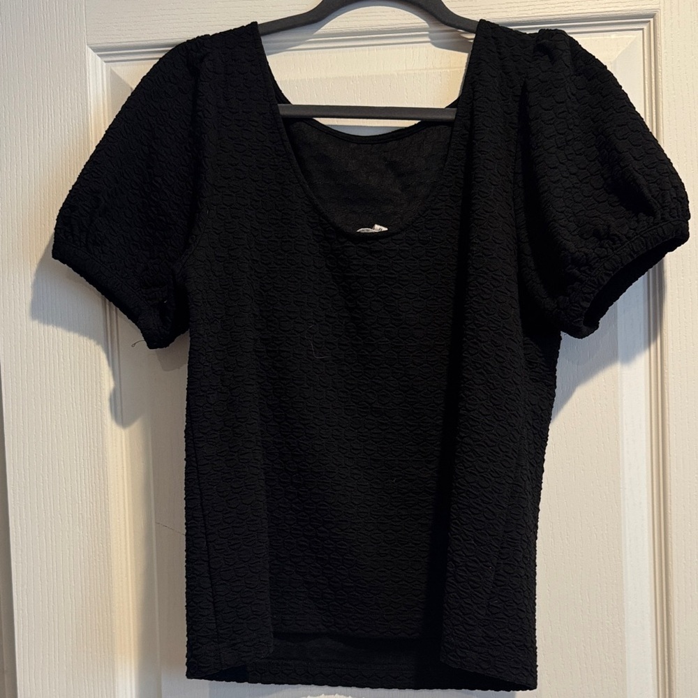 Elegant Black Textured Women's Blouse - Picture 7 of 8